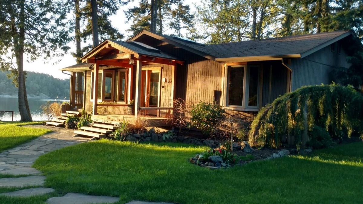 Roche Harbor House | Westcott Bay Waterfront pet friendly home. just minutes from Roche Harbor.