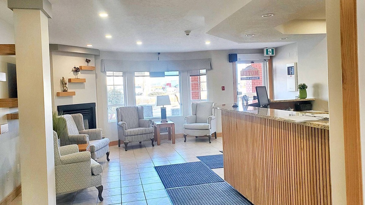 Leduc Hotel | Western Budget Motel 1
