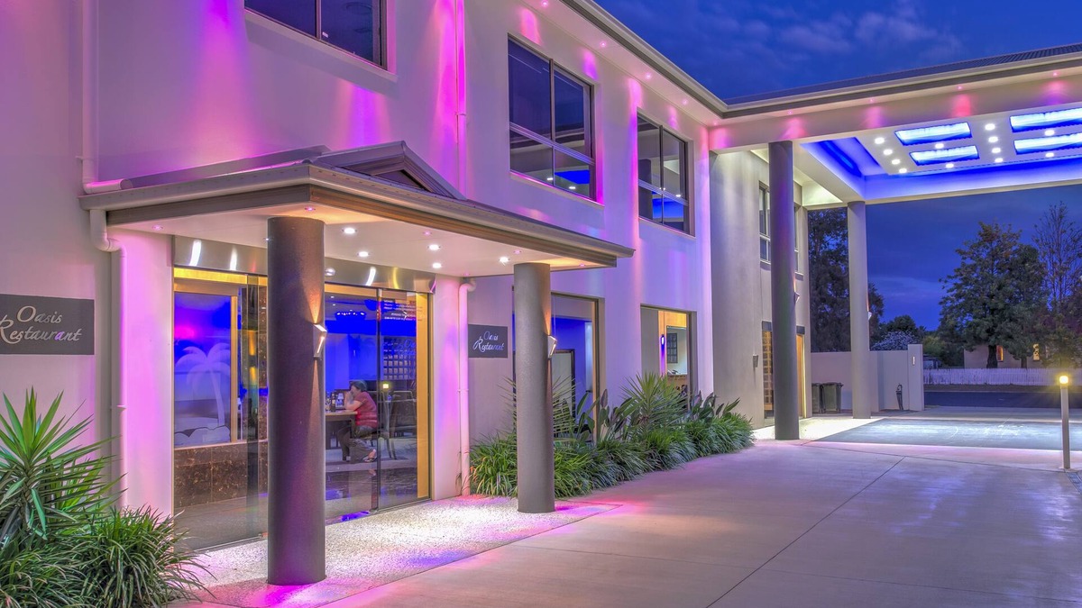 Miles Hotel | Western Downs Motor Inn