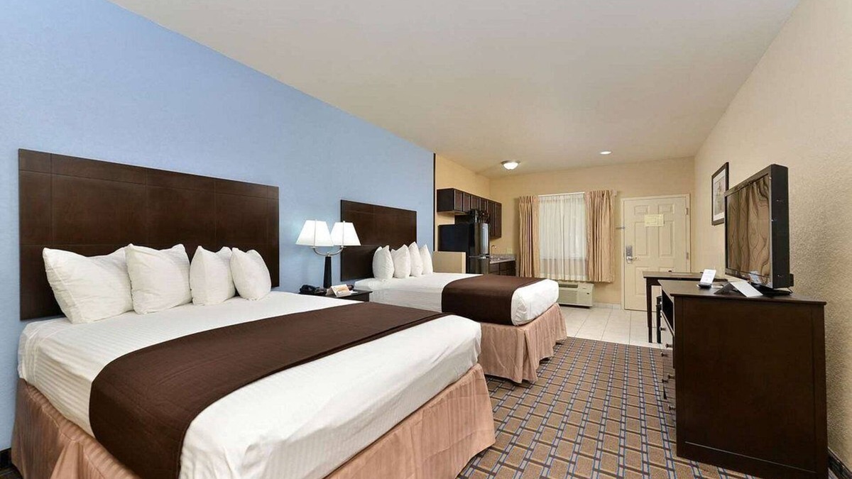 Carrizo Springs Hotel | Western Inn & Suites