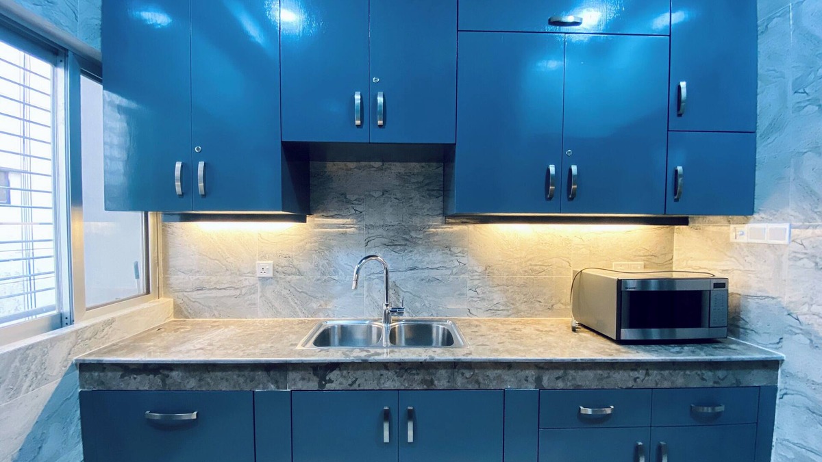 Banani House | Western Luxury in Bustling Banani, Dhaka. Entire floor with 2-bedroom apartment.