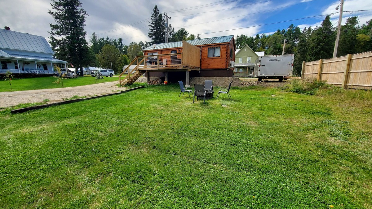 Eustis Cabin | Western Mountain Retreat. Hunt,Fish or Relax. 20 minutes to Sugarloaf. nnnn