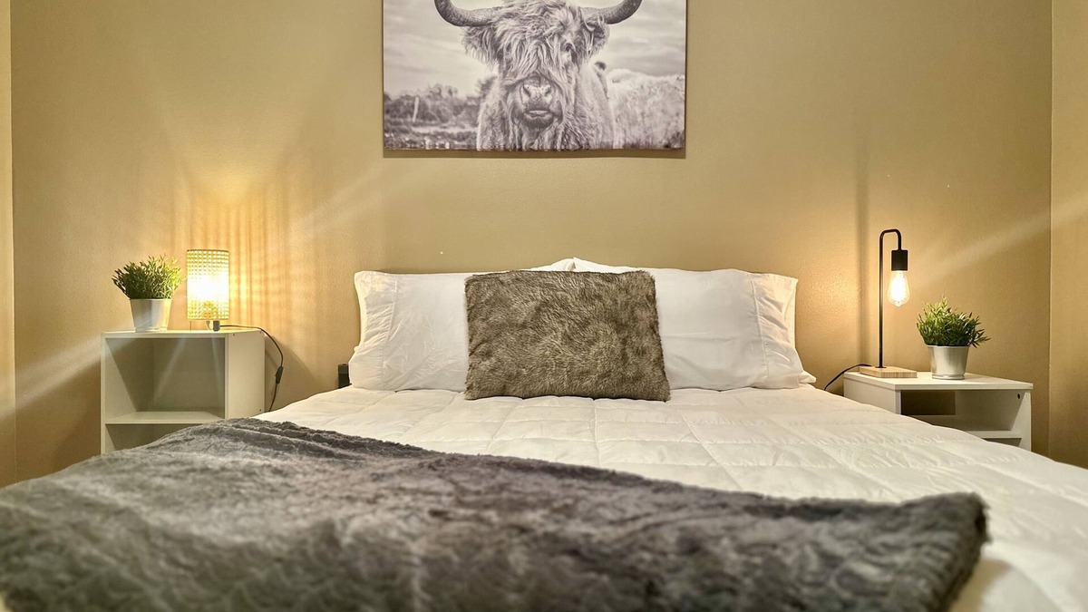 Eagle Pass Apartment | Western Style - 2 bed/1 bath - RATED 5 STARS