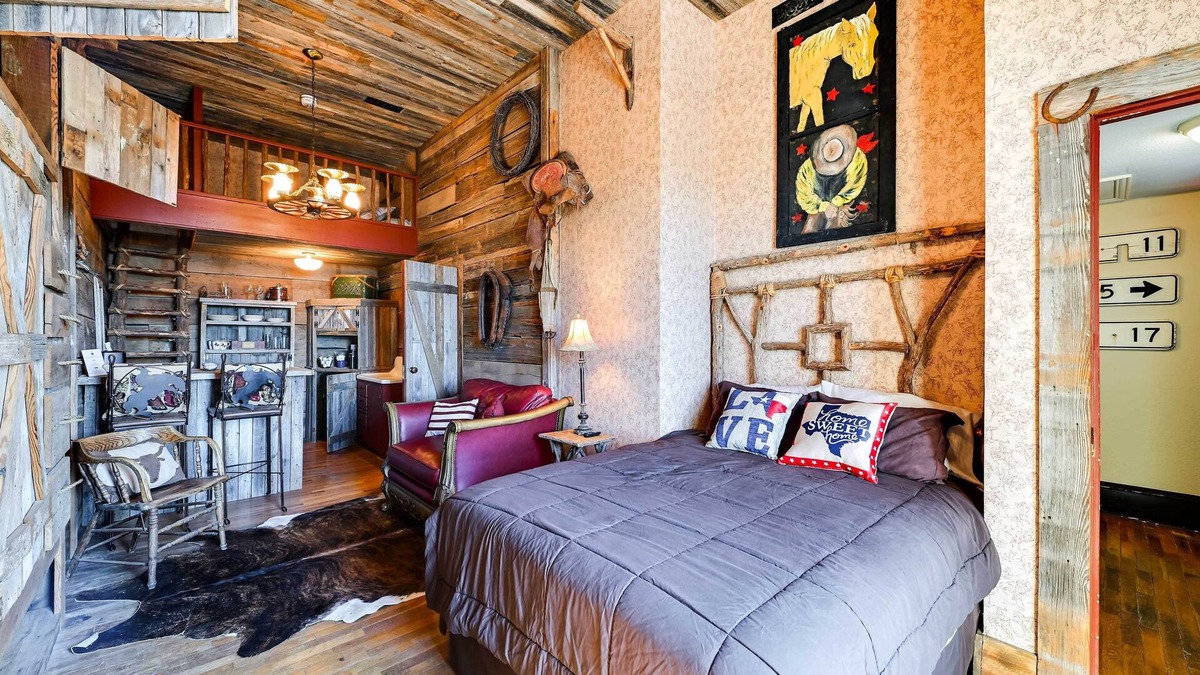 Decatur Apartment | Western-Themed Decatur Studio on Main Street!