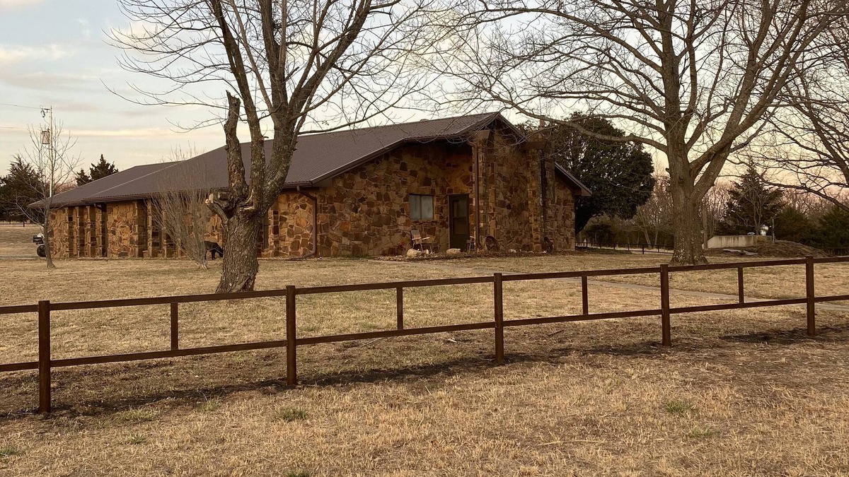 Coleman House | Western themed home on the hill in the country!