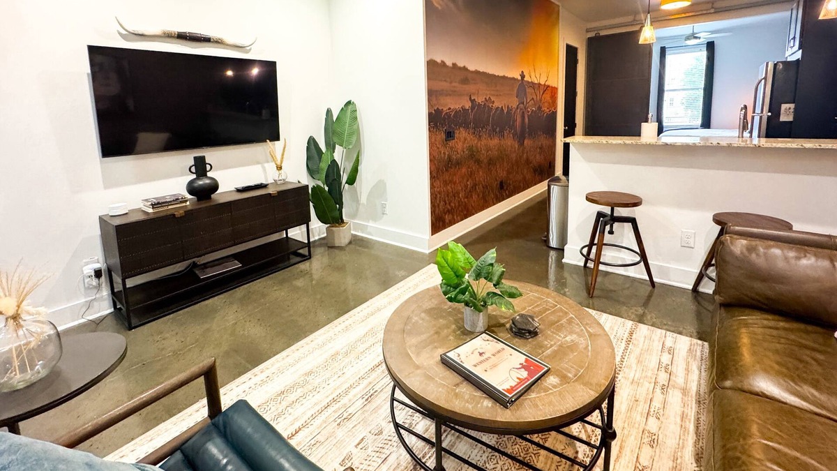 West End Condo | Western World | Stay Near Vandy and Centennial Park on West End, 10 min to Broadway