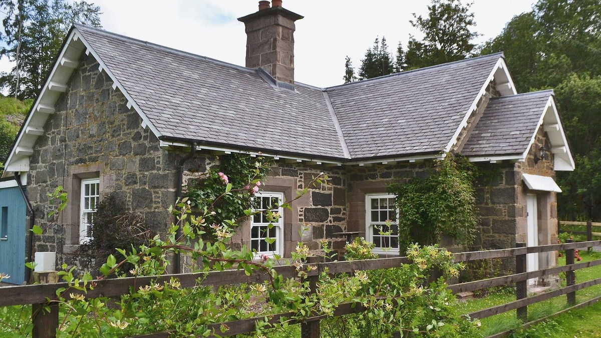 Crieff Cottage | Westerton Lodge - SRRH
