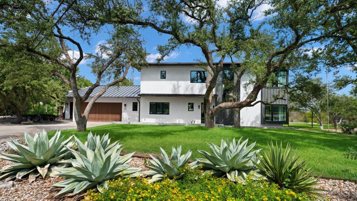 Westlake Highlands Apartment | Westlake/15 Min to DT/Pool/Hot Tub/Views!