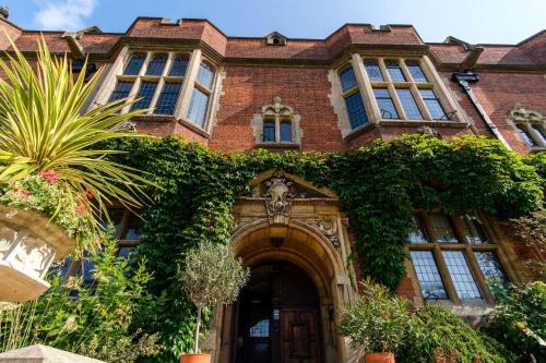 Cambridge Hotel | Westminster College Cottages, Cambridge
