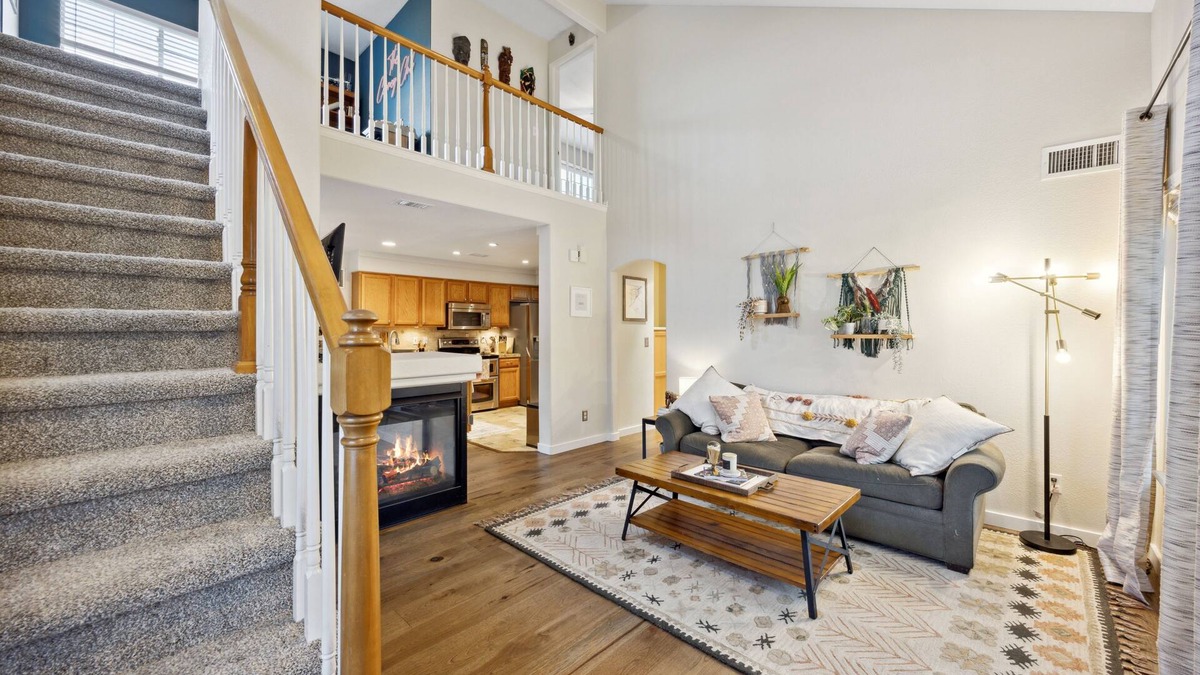 North Central Westminster House | Westminster Retreat - Pool & BBQ