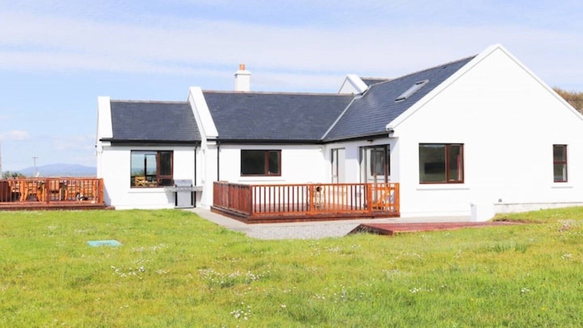 Westport House | Westport 5-star Rental With Stunning Views- Sleeps 13