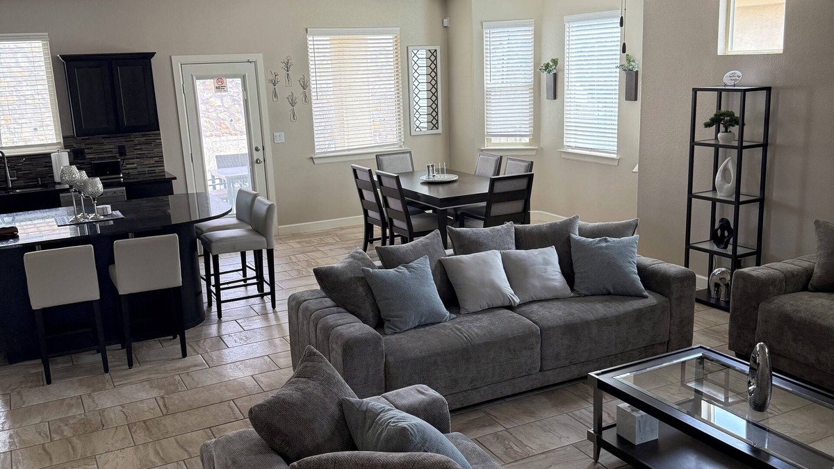 Chamberino House | Westside spot near the Outlet Mall and Providence Hospital, with easy I-10 acces