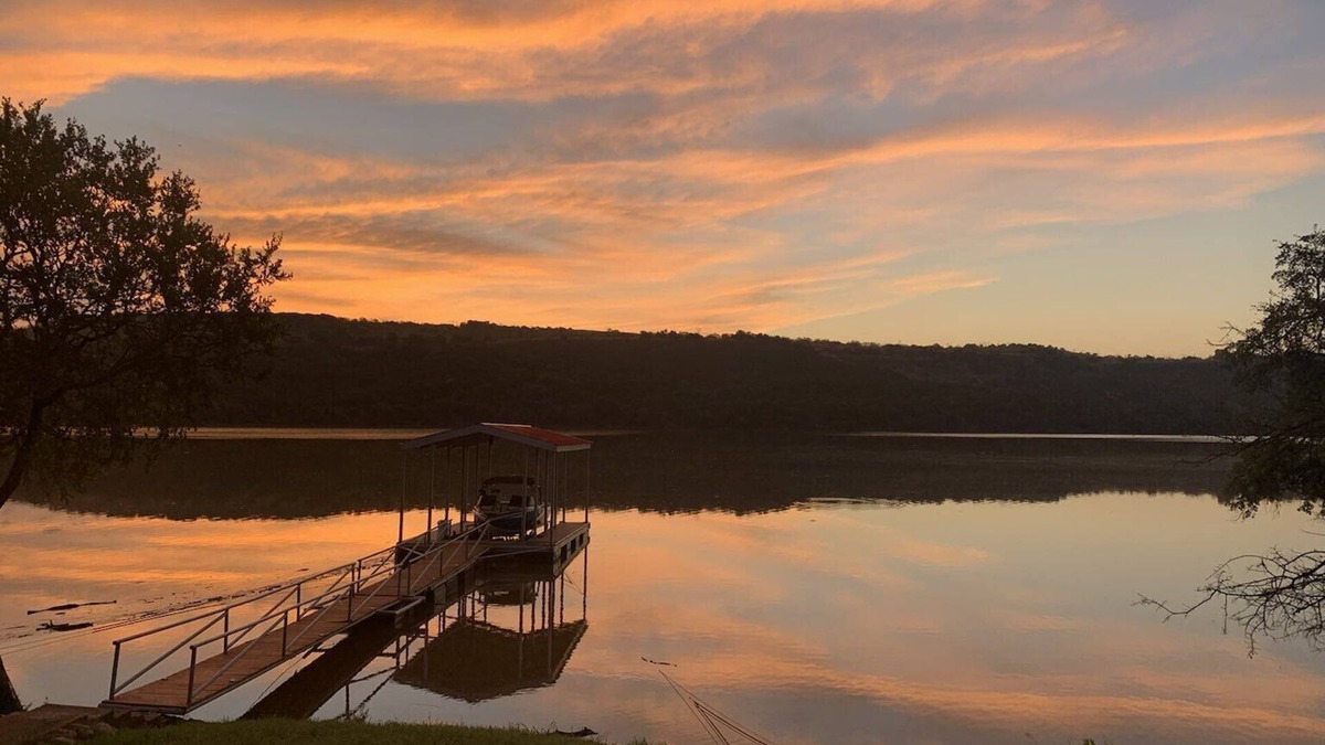 Palo Pinto County Cottage | Wet Feet Retreat! Lake front cabin in quiet cove.