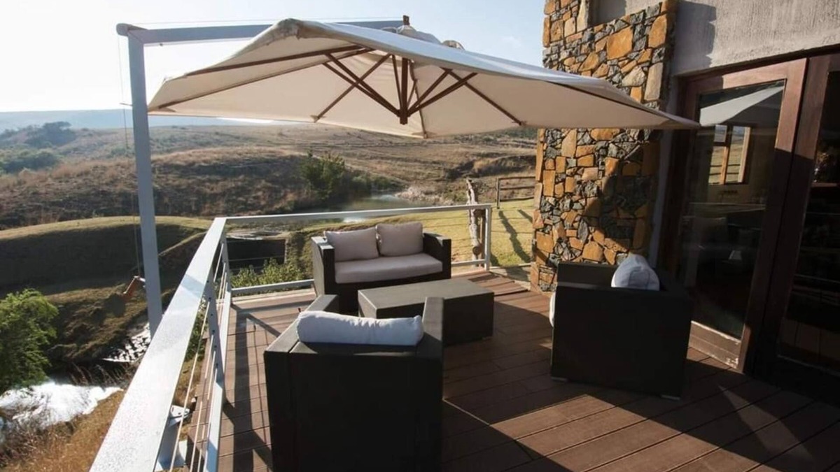 Pixley Ka Seme Cabin | Wetlands Game Lodge