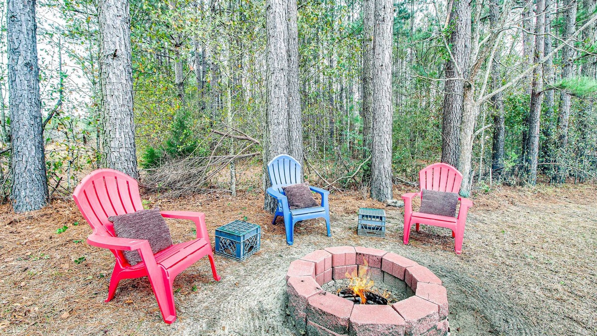 Claxton House | WFH-Friendly: Rural & Secluded Gem in Claxton!