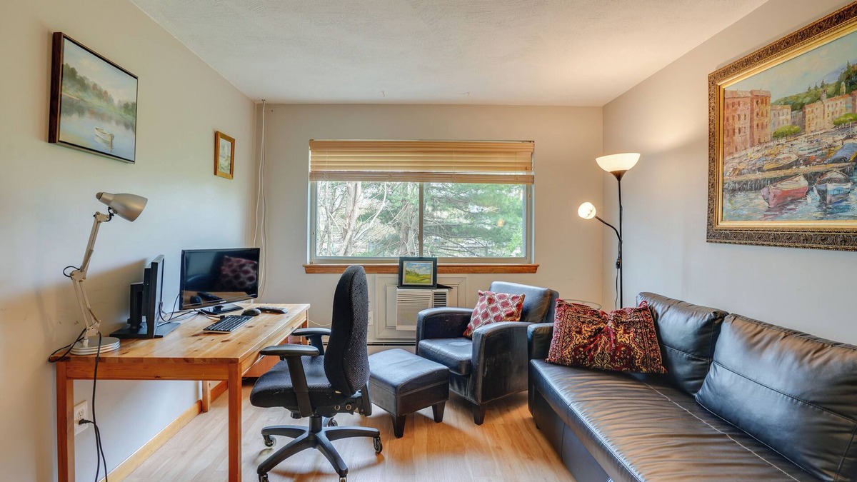 South Side Condo | WFH-Friendly Waltham Condo: 1 Mi to Riverwalk Park