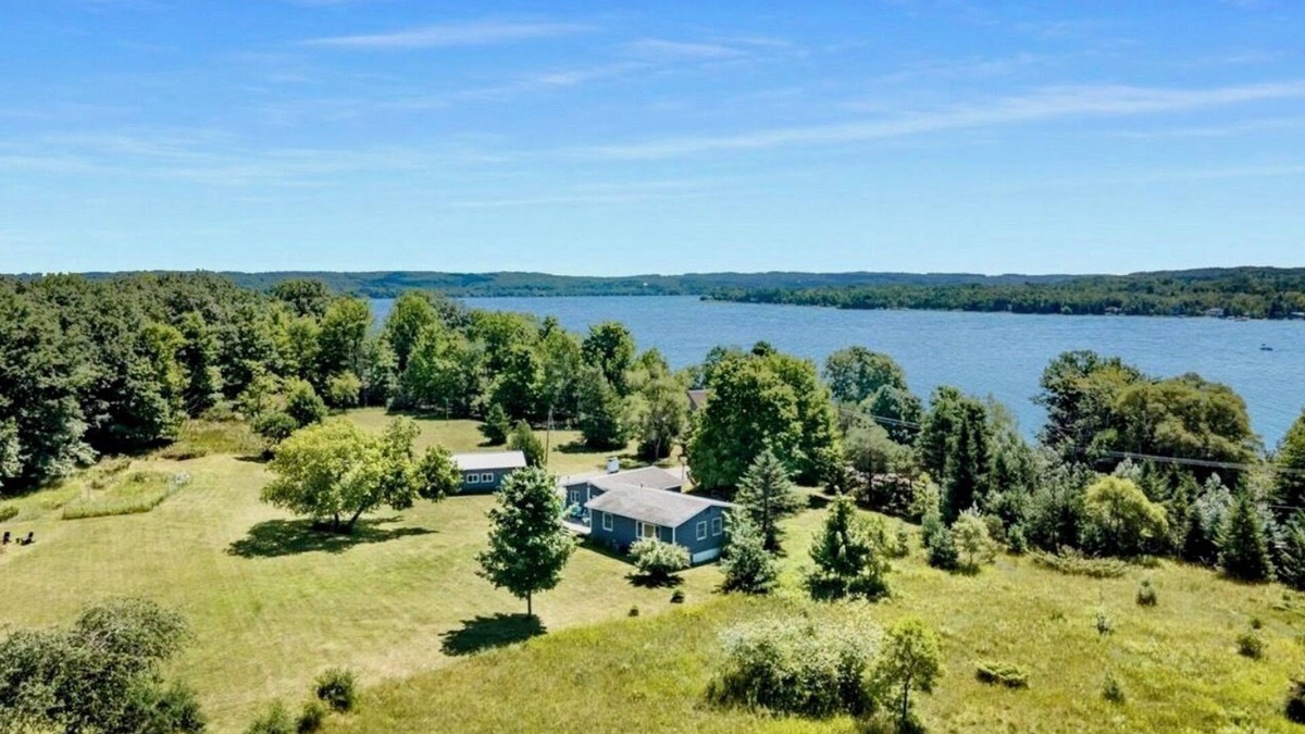 Leland House | Whaleback Retreat