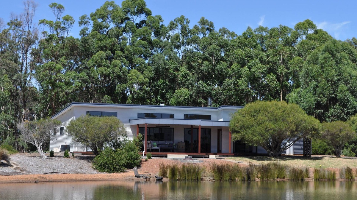 Wilyabrup House | Wharfedale- an eco-friendly home, enjoying a beautiful lakeside outlook