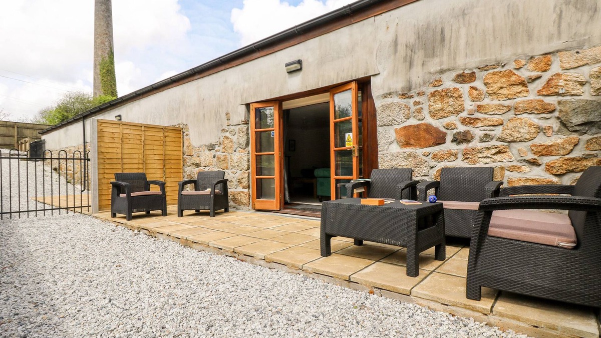 Stenalees Cottage | WHEAL PROSPER@THE WEST DRY, pet friendly, with a garden in St Austell