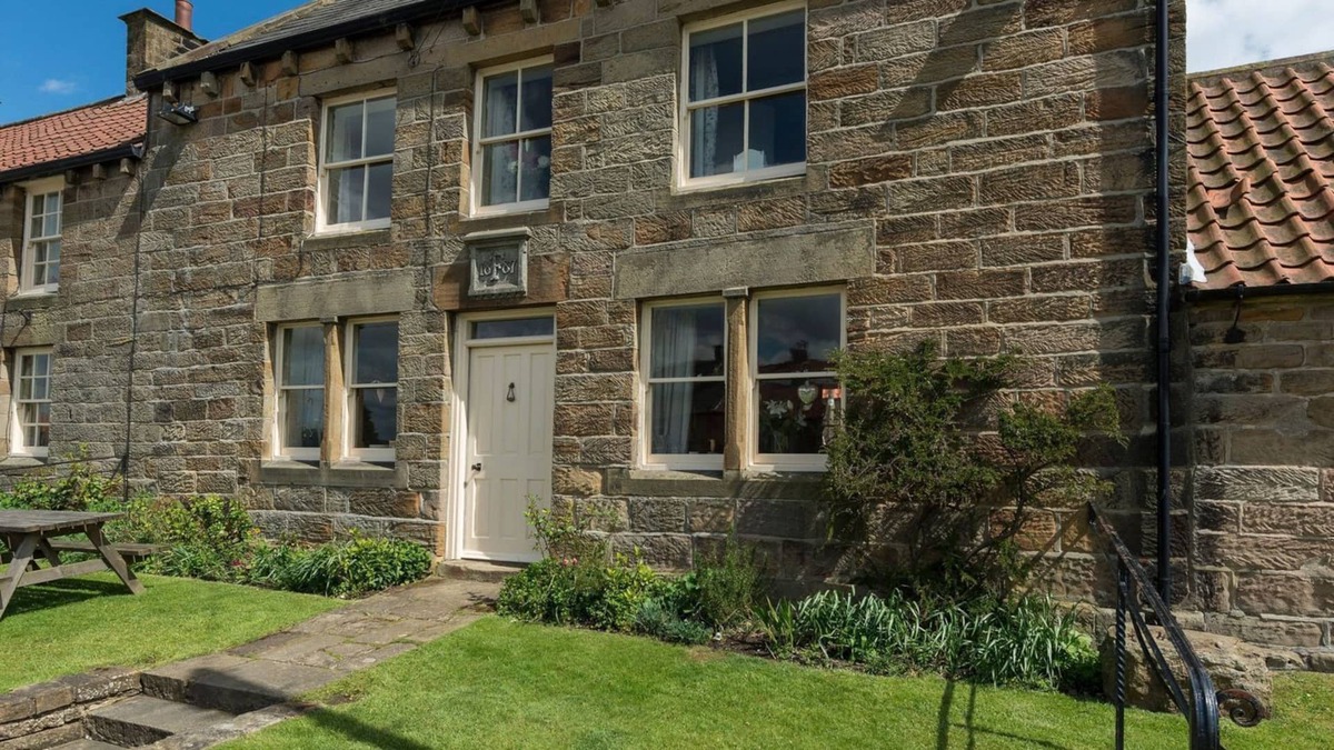 Egton Cottage | WHEATSHEAF COTTAGE, pet friendly, with open fire in Grosmont
