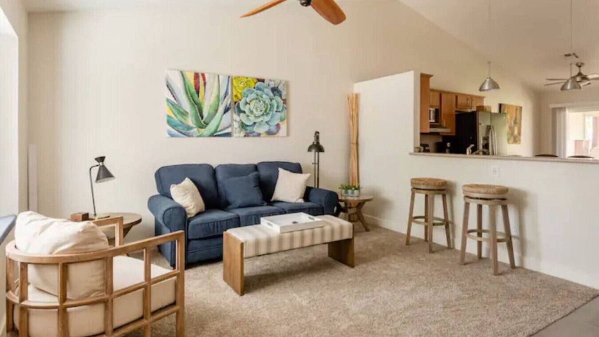 Paradise Valley Village House | Wheelchair & Pet-Friendly/Huge Yard- Gemini North