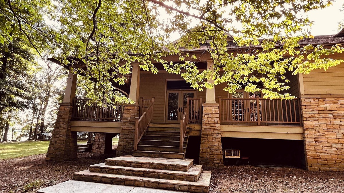 Athens House | Wheeler Lake Retreat with private dock