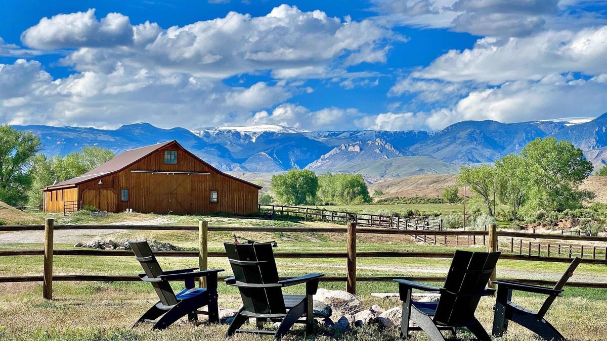 Greybull House | Wheels Up Cottage at Ever Sky Ranch, THE VIEWS!