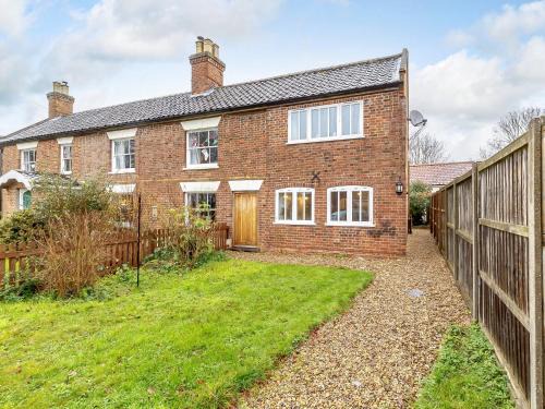 Rumburgh House | Wheelwrights Cottage