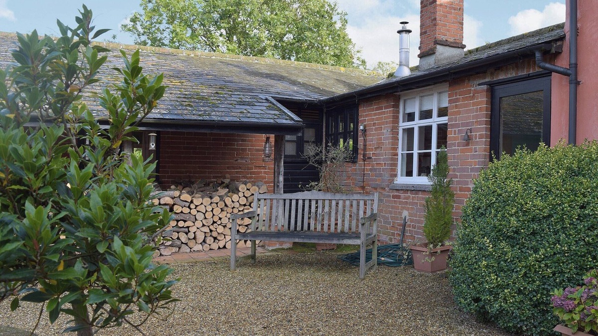 Stonham Aspal Cottage | When a relaxing getaway is in order, The Gig House is waiting.