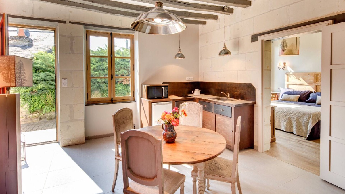 Candes-Saint-Martin House | When heritage, art and well-being meet