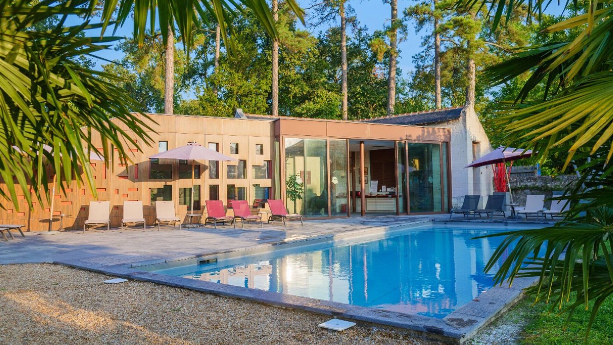 Candes-Saint-Martin House | When heritage, art and well-being meet