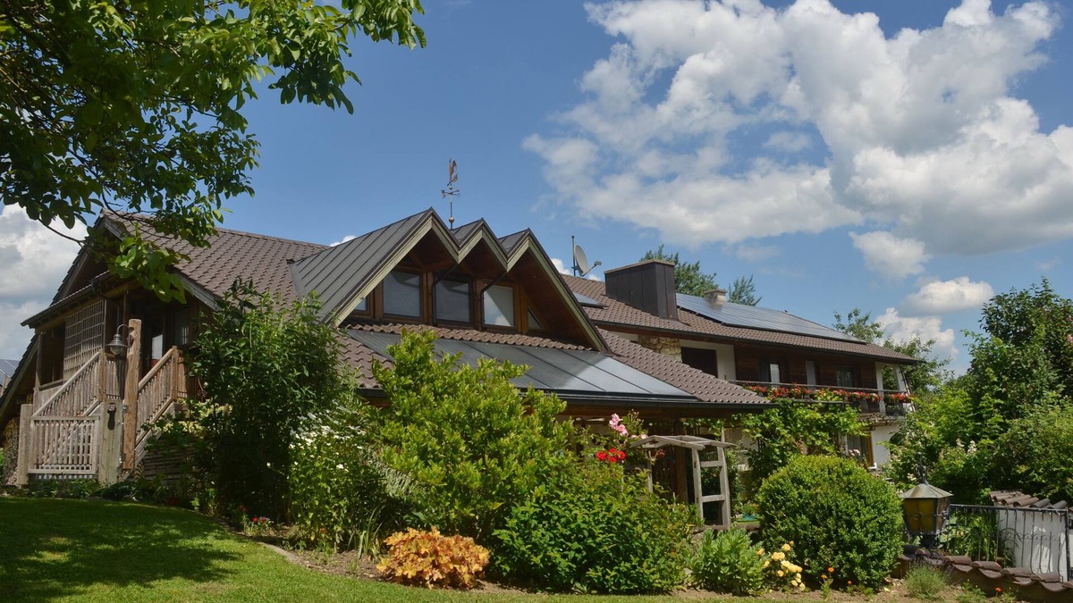 Pfaffing Apartment | Where Bavaria is the most beautiful in a * lodges enjoy African ambience