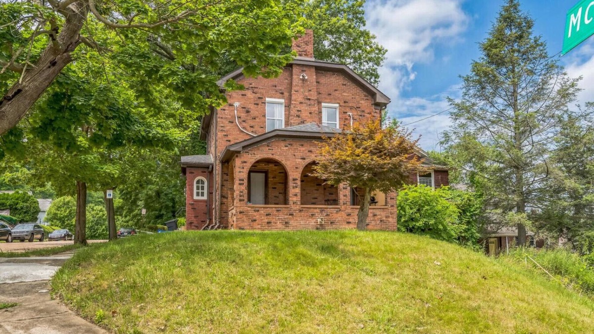 Wilkinsburg House | Where Classic Charm Meets Modern Serenity