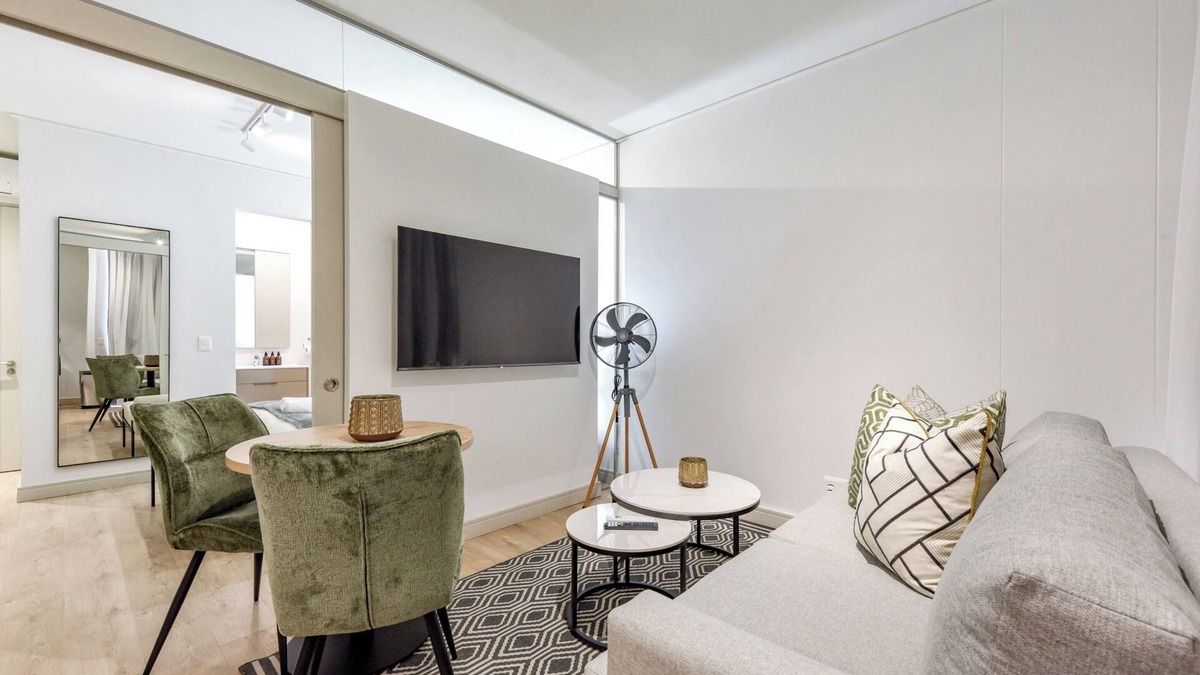 Greater Johannesburg Metropolitan Area Apartment | Where Convenience Meets Curated Luxury