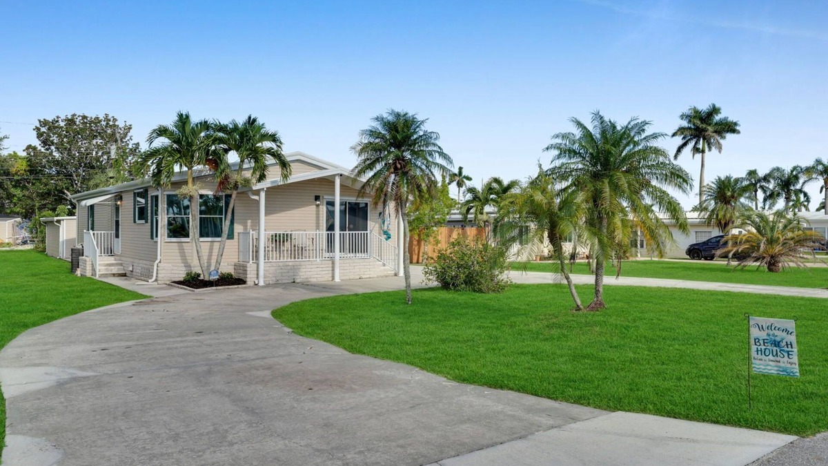 Bouvet Island House | Where dreams come true in this 3-bedroom house in delightful Fort Myers,FL.