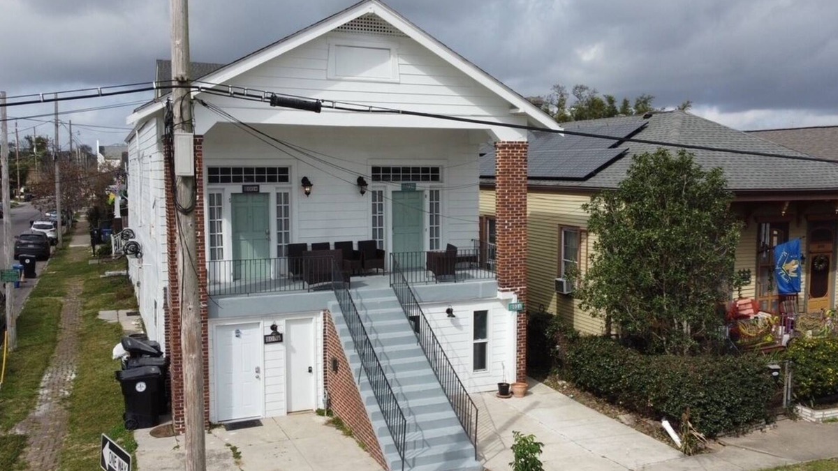 Uptown Historic District House | Where Y'AT Uptown Shotgun Steps away from Magazine St