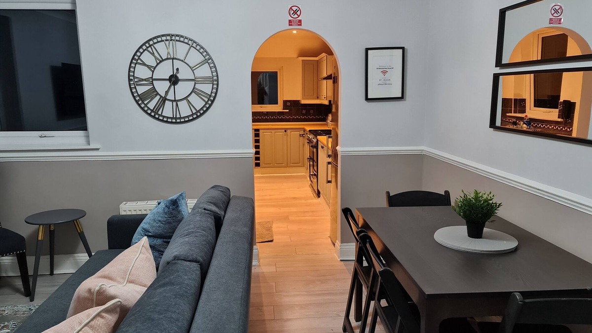 Ipswich House | Wherstead Rd Ipswich, a property