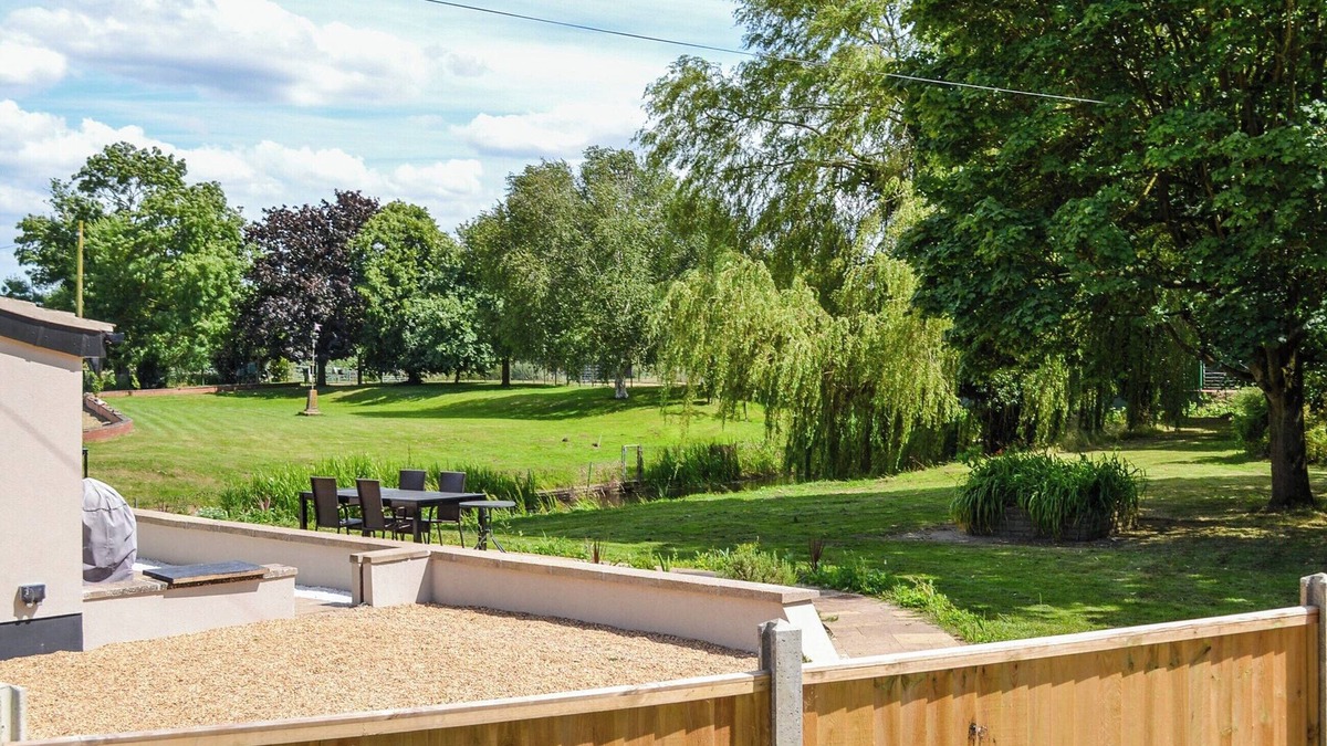 Kirkby on Bain Cottage | Whether you seek relaxation, adventure, or both, this idyllic retreat promises a memorable stay.