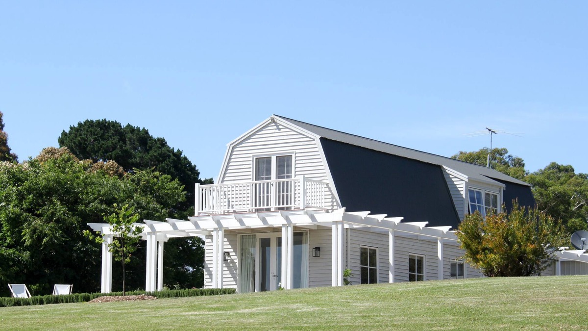 Red Hill House | Whileaway Barn in idyllic rural Red Hill setting