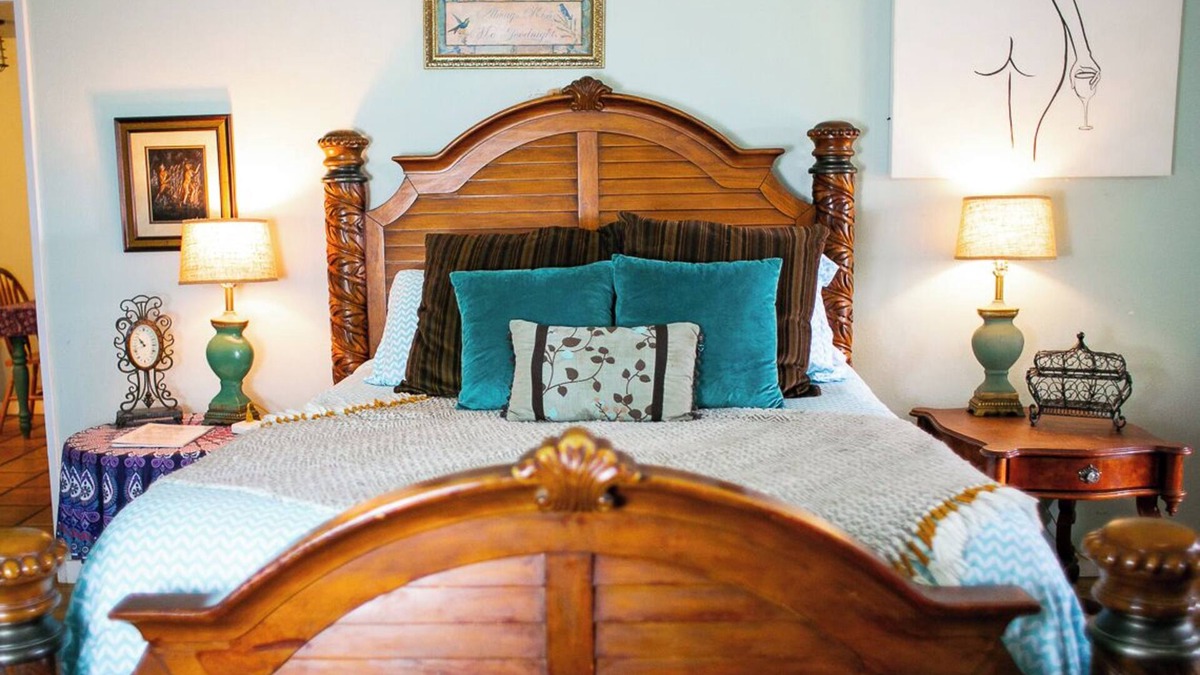 Rainbow CDP Other | Whimsical Farmstay w/Hottub and Fireplace