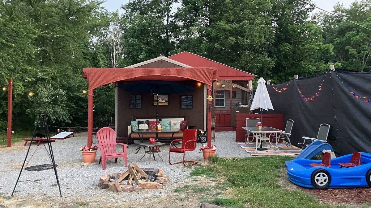 Leitchfield Cabin | Whimsical "Glamping" Cabin Getaway