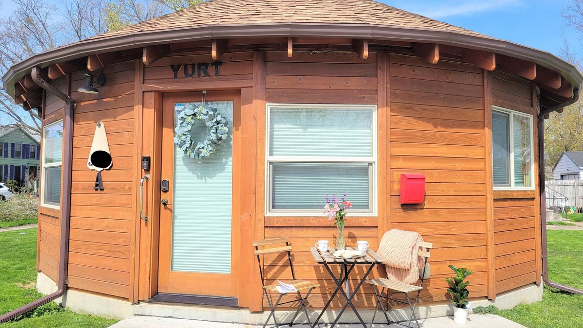 Tonawanda Cottage | Whimsical Yurt near Niagara Falls and Buffalo