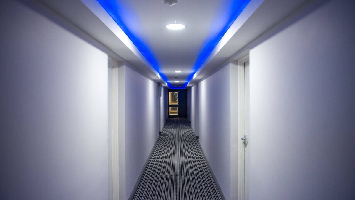 Bradford Apartment | Whirlpool Spa Bath Apartment 13