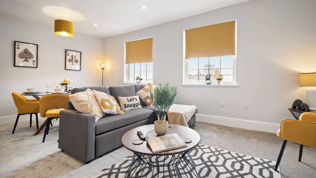 Worcester Apartment | WhiskAwayStays Victoria House Apartment 6