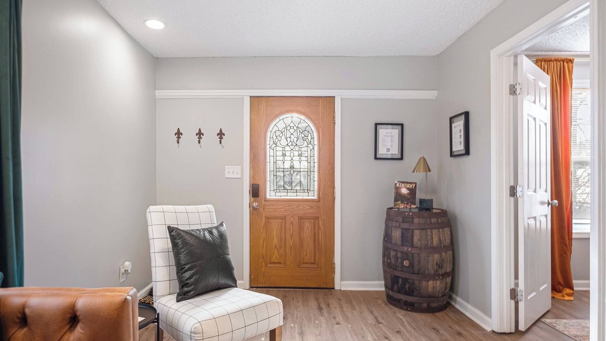 Schnitzelburg House | WhiskeyRow~Churchill Downs~ConventionCenter 6 Min