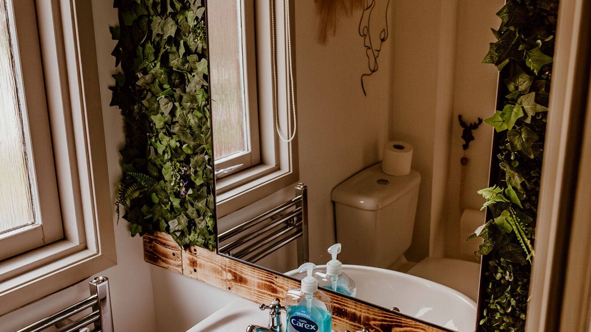 Kilmun Cabin | Whisky Whispers Hunters Quay