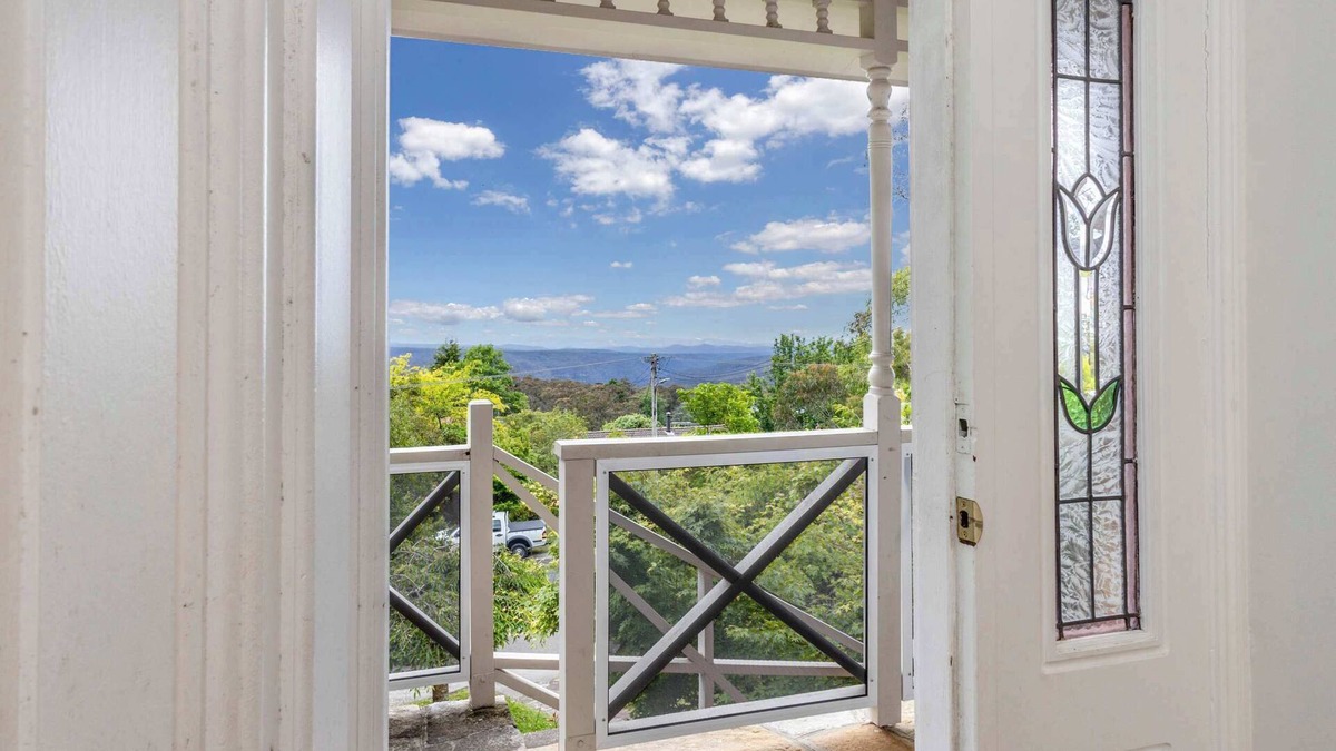 Wentworth Falls House | Whisper on the Falls - Panoramic Valley Views