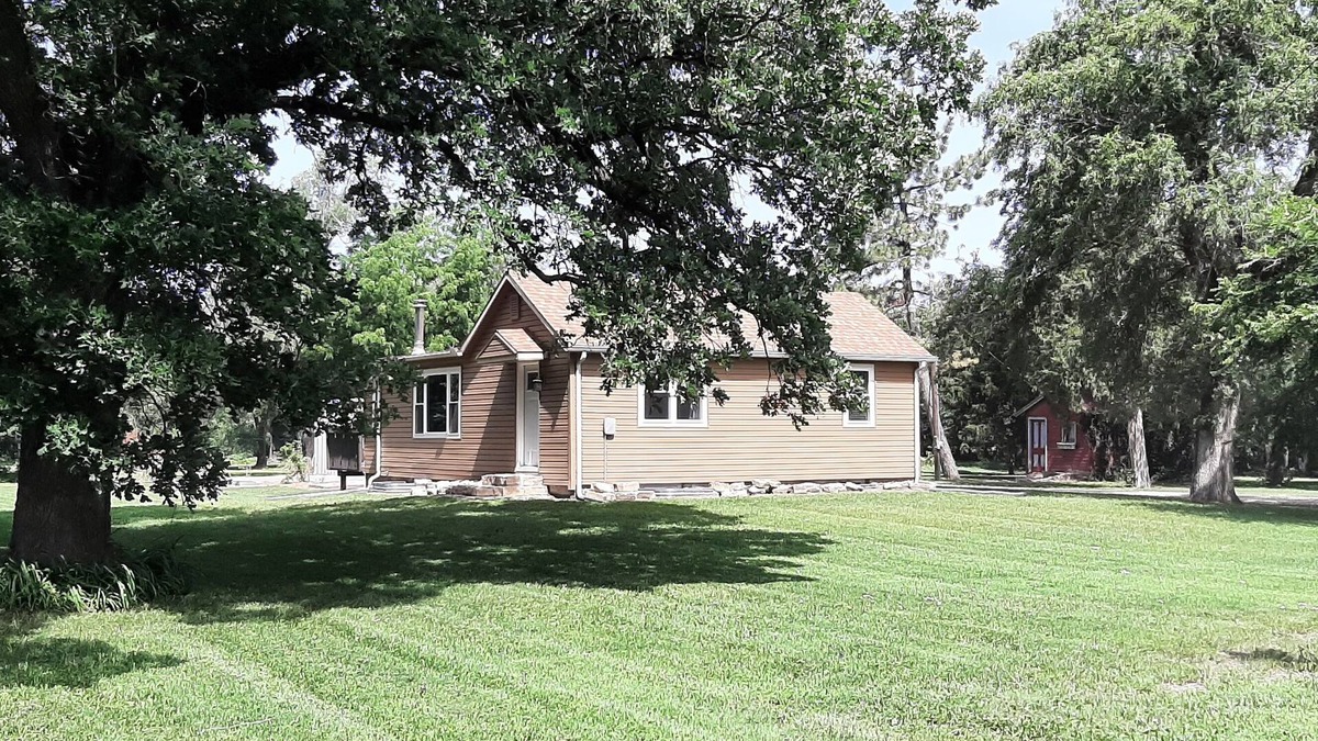 Roxbury Cottage | Whispering Grove Cottage On 22nd *In The Country*