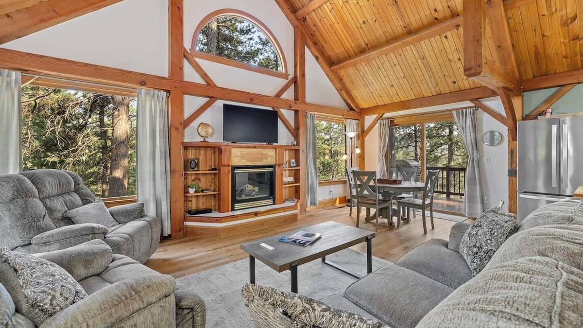 Rimrock Cabin | Whispering Pines Cabin