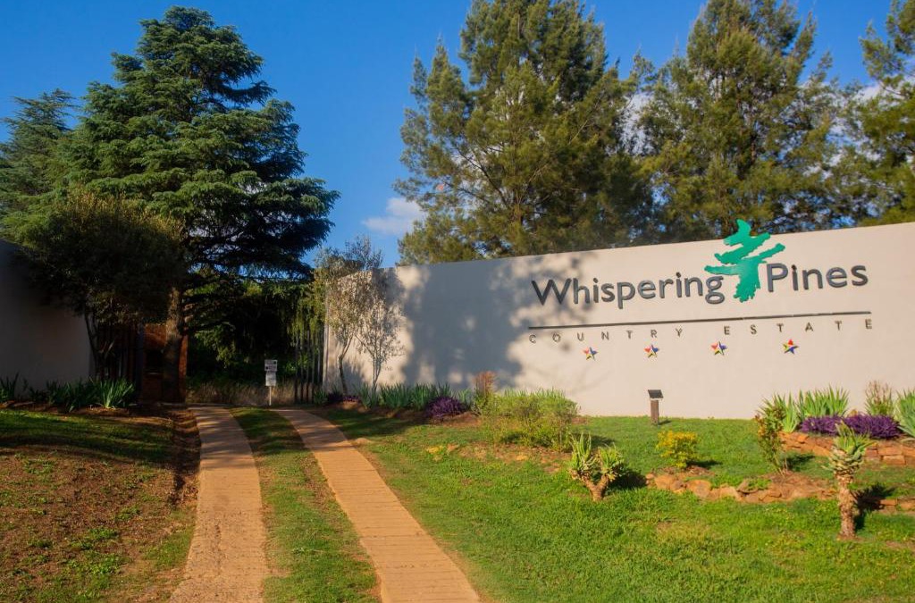 Magaliesberg Cabin | Whispering Pines Country Estate